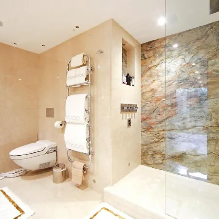 Franciosa Apartment